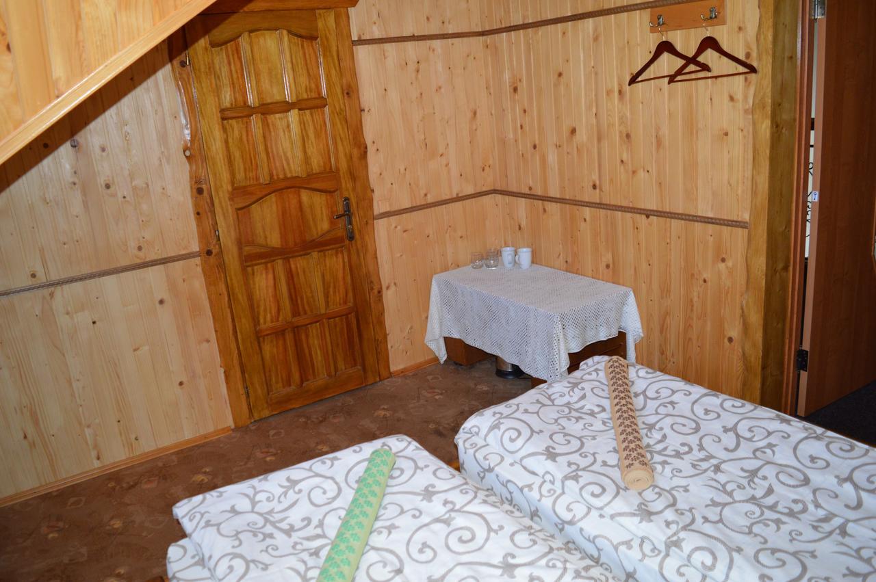 Guest House Mansarda Iaremcea Exterior foto