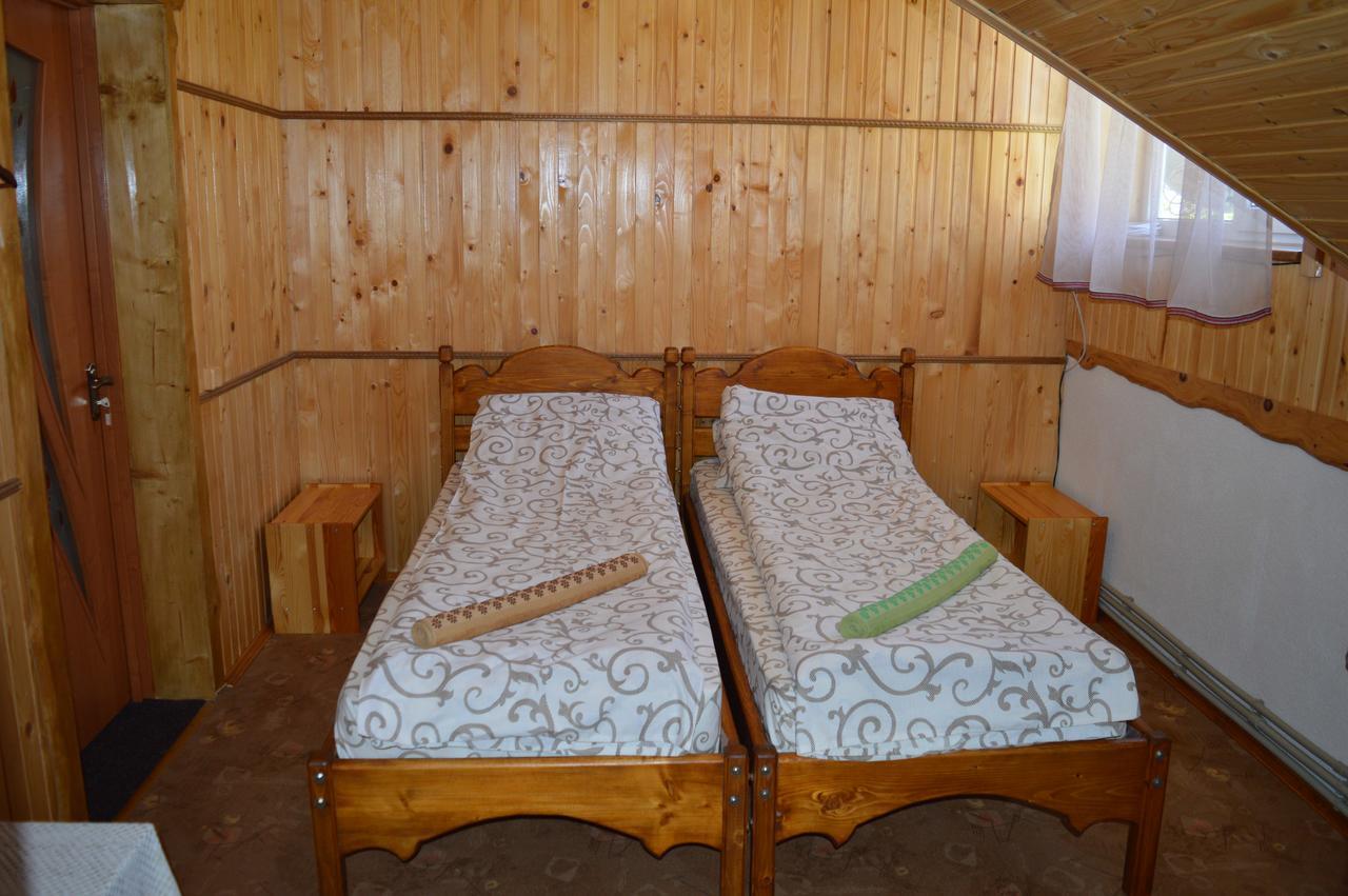 Guest House Mansarda Iaremcea Exterior foto
