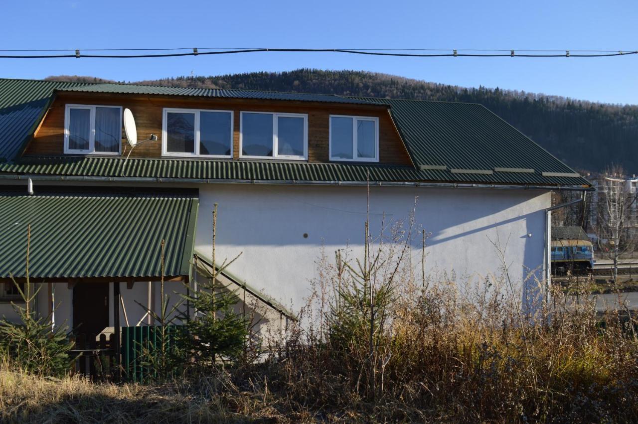 Guest House Mansarda Iaremcea Exterior foto